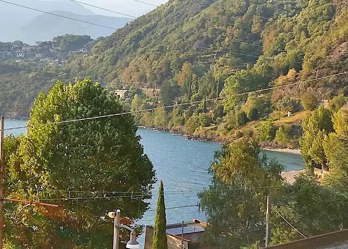 Regina Lake Como 도리오